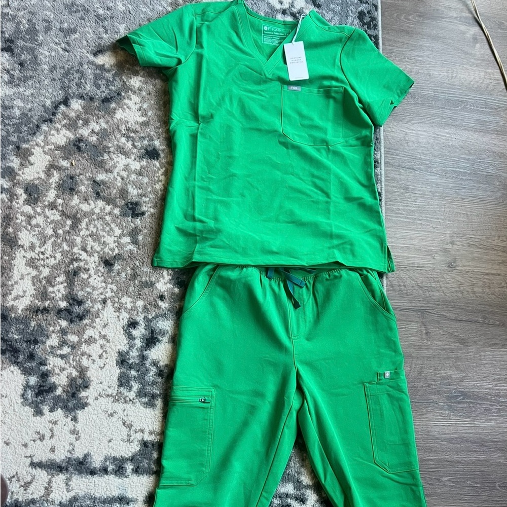 Green Figs scrubs